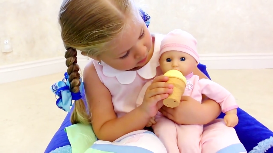 دیانا و اسباب بازی ها - پرنسس دیانا مامان عروسک ها